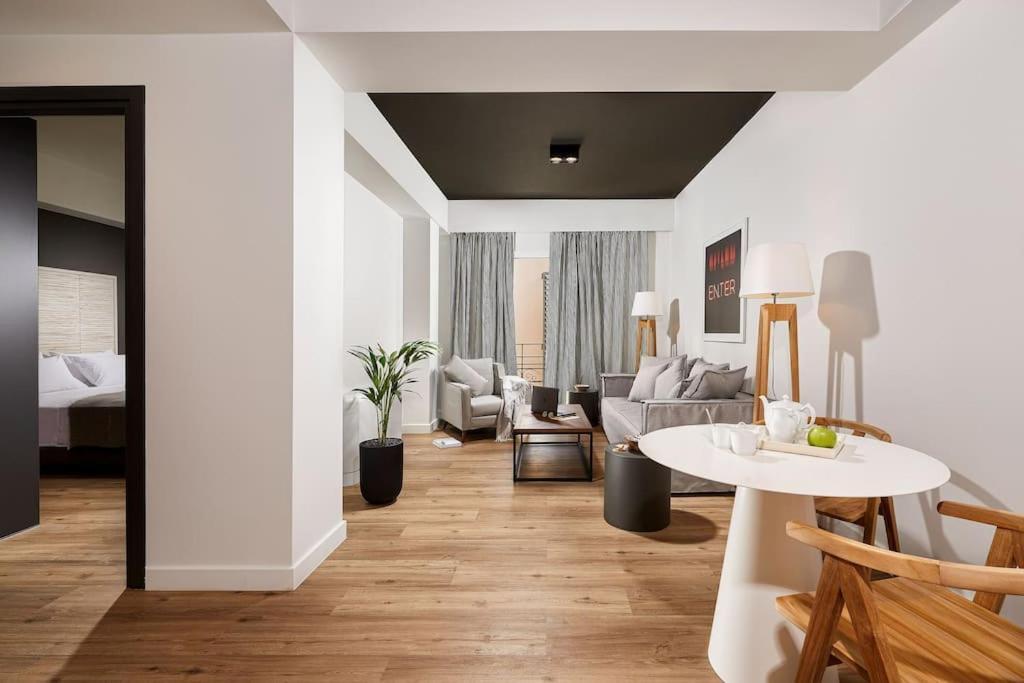 Viola Comfort Suite Афины Экстерьер фото